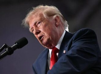 Trump apre a super vertice con Putin e Xi: “E’ ora che qualcuno negozi al posto di Zelensky”