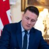 Streeting: “Serve unità, il Regno Unito non seguirà gli Usa sul gasolio russo”