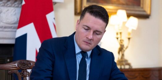 Streeting: “Serve unità, il Regno Unito non seguirà gli Usa sul gasolio russo”