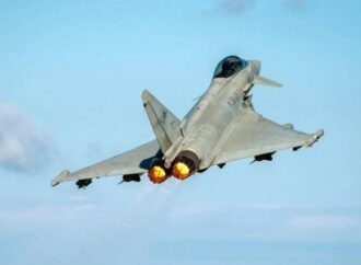 Lituania, drone sospetto entra nello spazio aereo: si alzano in volo caccia italiani