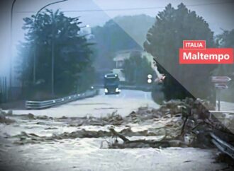 Maltempo sull’Italia, albero crolla su un auto a Jesolo: morto militare di 46 anni