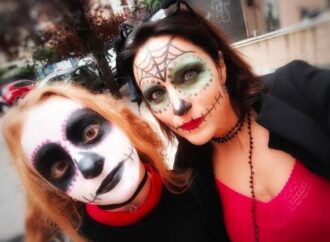 Halloween, trucchi e maschere possono danneggiare la pelle: ecco i rischi